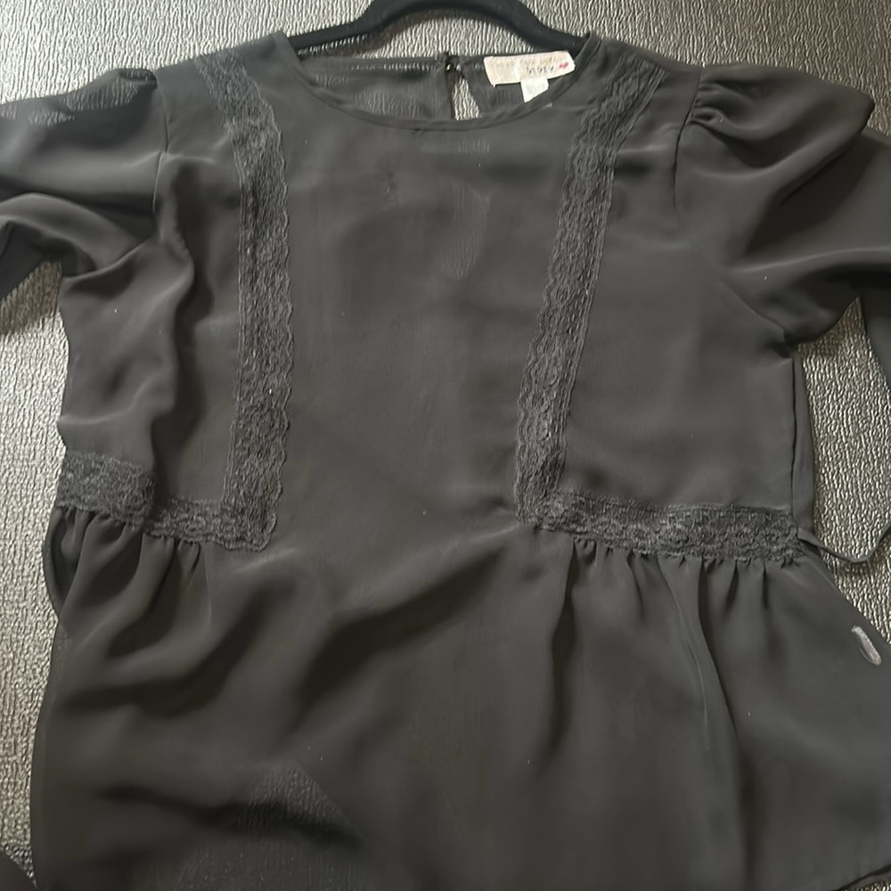 Derek Heart Black Asymmetrical Cut Out Blouse size large - Picture 11 of 11